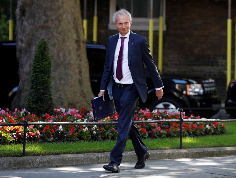 © Reuters. FILE PHOTO - David Lidington, Lord Chancellor and Secretary of State for Justice, arrives in Downing Street for a cabinet meeting, in central London