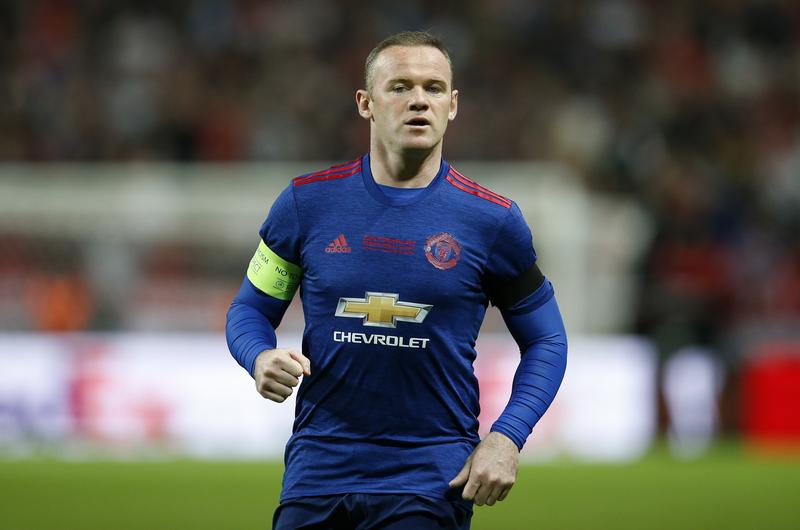 © Reuters. Excapitán de Inglaterra Wayne Rooney regresa al Everton desde el Manchester United