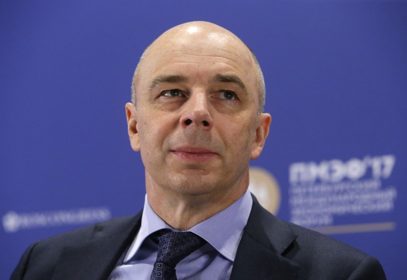 © Reuters. Russian Finance Minister Siluanov attends the St. Petersburg International Economic Forum