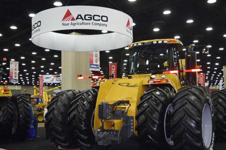 © Reuters. Logo da marca AGCO é visto durante exibição em Louisville, nos Estados Unidos