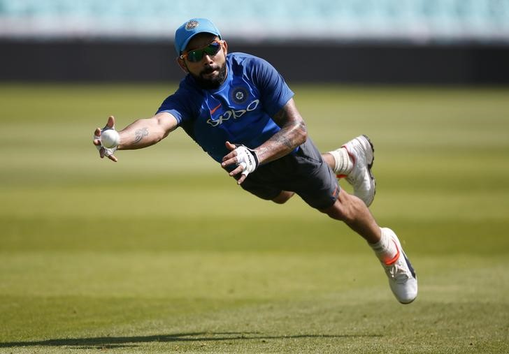 © Reuters. India's Virat Kohli during nets