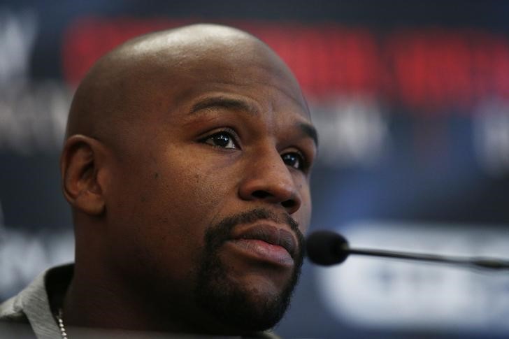 © Reuters. Floyd Mayweather during the press conference