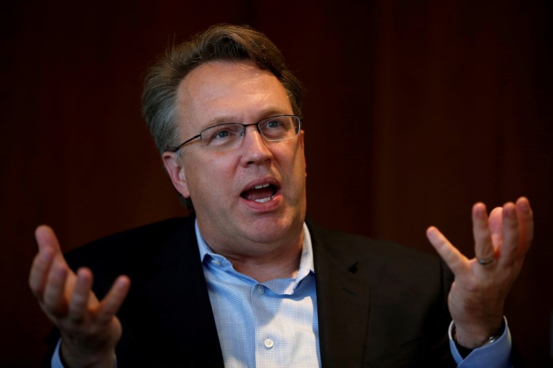 © Reuters. FILE PHOTO: San Francisco Federal Reserve President John Williams speaks to Reuters in San Francisco