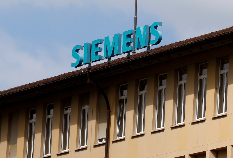 © Reuters. Embajador alemán dice disputa con Siemens podría dañar inversión en Rusia