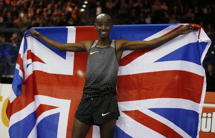 © Reuters. Great Britain's Mo Farah celebrates winning the Men's 5000m