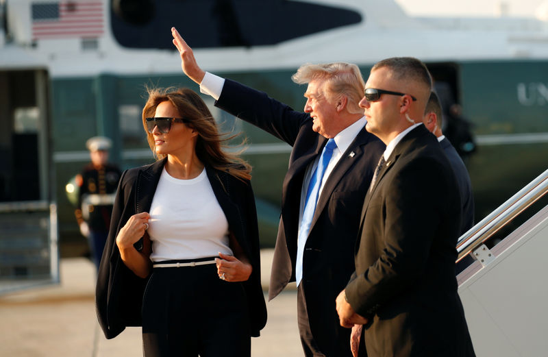 © Reuters. U.S. President Donald Trump departs Washington aboard Air Force One on his way to Paris, France