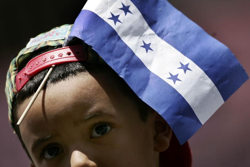 © Reuters. Honduras prohíbe el matrimonio infantil, sin excepciones