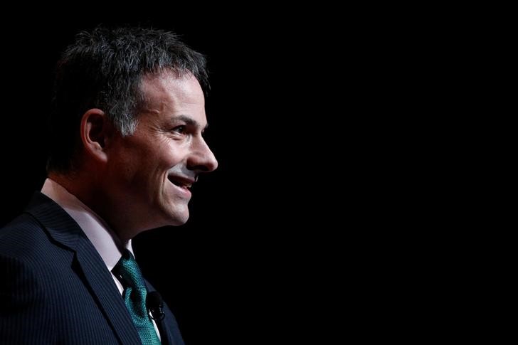 © Reuters. David Einhorn, president of Greenlight Capital speaks at the Sohn Investment Conference in New York