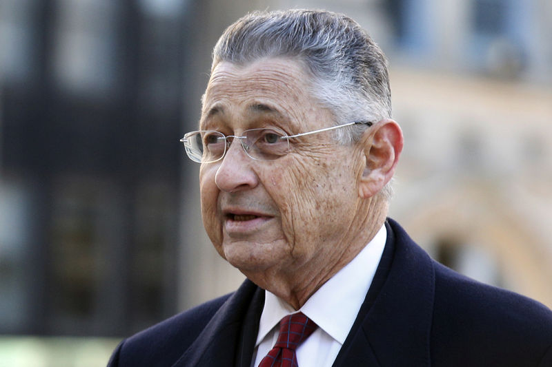 © Reuters. FILE PHOTO - Former New York State Assembly Speaker Sheldon Silver at the Manhattan U.S. District Courthouse in New York