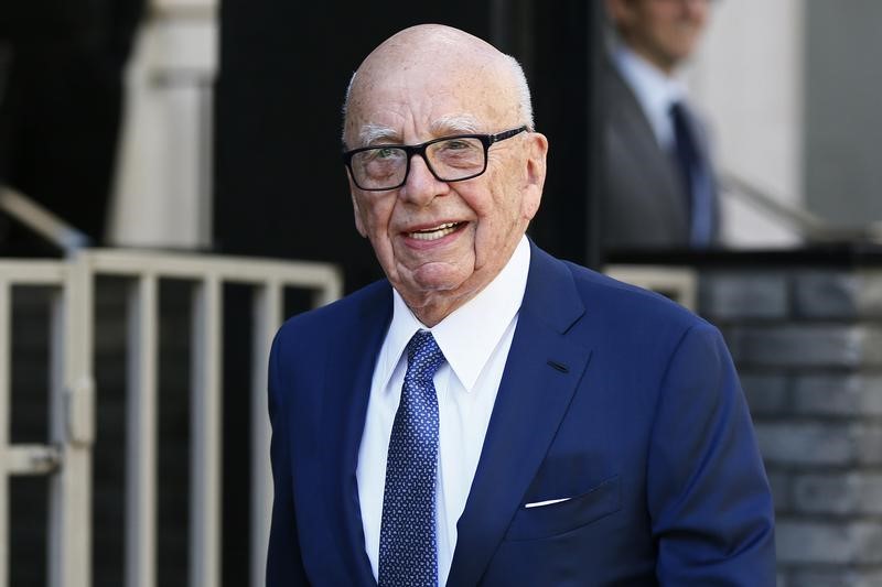 © Reuters. Media mogul Rupert Murdoch leaves his home in London