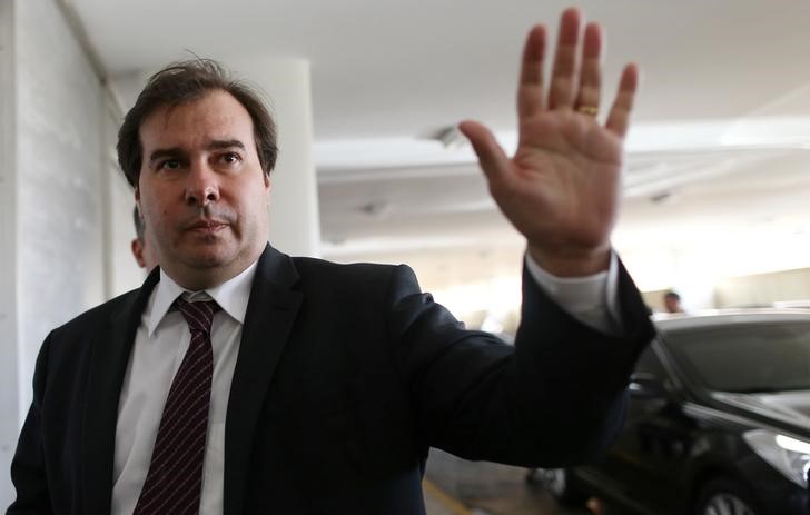 © Reuters. Brazilian Lower House's President Rodrigo Maia arrives at the Brazilian national congress, in Brasilia