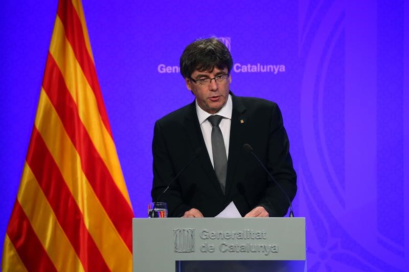 © Reuters. Puigdemont renueva el Gobierno catalán para reforzar la cohesión frente al 1-O