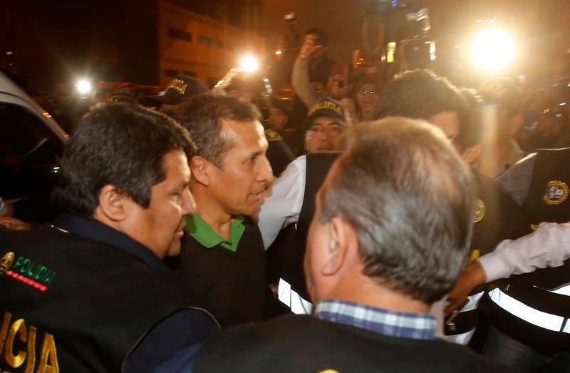 © Reuters. Ex-presidente do Peru Ollante Humala se entrega à Justiça, em Lima