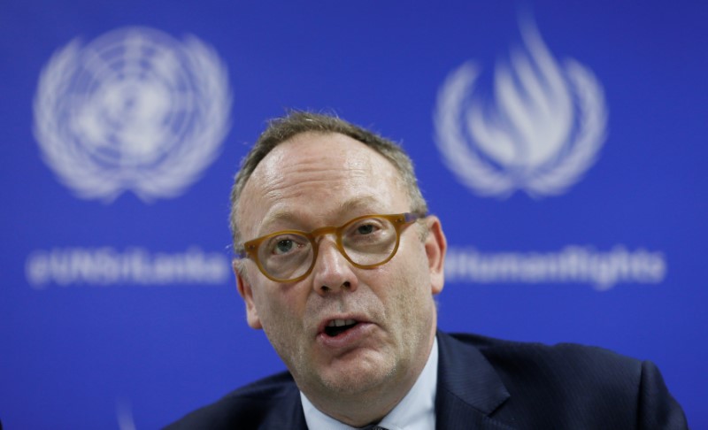 © Reuters. Emmerson, United Nations’ Special Rapporteur on human rights and counter-terrorism speaks during a news conference in Colombo, Sri Lanka