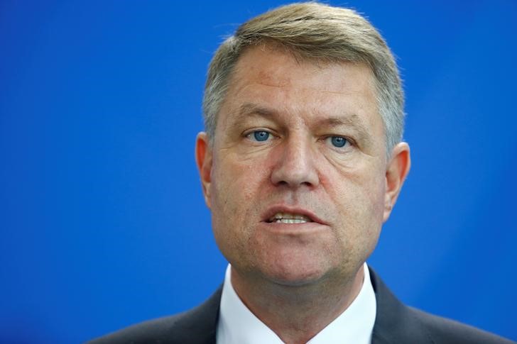 © Reuters. Romanian President Klaus Iohannis during a news conference at the Chancellery in Berlin