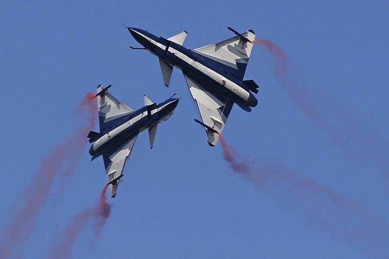© Reuters. القوات الجوية الصينية تقول إنها نفذت تدريبات قرب اليابان وتايوان