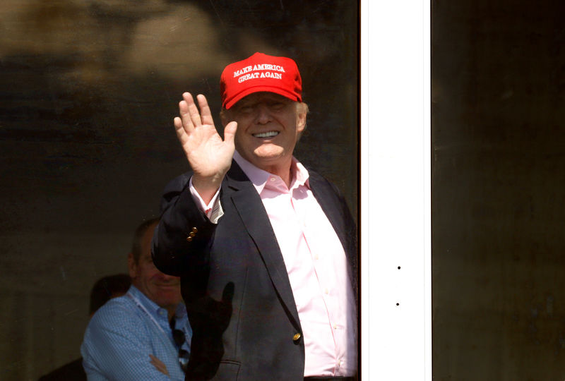 © Reuters. Trumps attends the U.S. Women's Open at his golf course in Bedminster, New Jersey