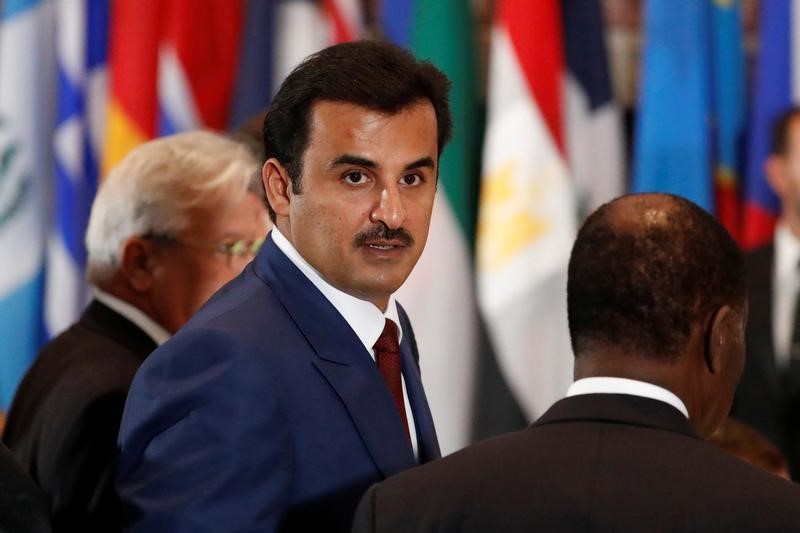 © Reuters. Qatar's Emir, Sheikh Tamim bin Hamad al-Thani arrives for a luncheon during the United Nations General Assembly at United Nations headquarters in New York City
