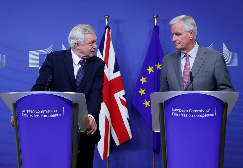 © Reuters. انطلاق محادثات خروج بريطانيا من الاتحاد الأوروبي