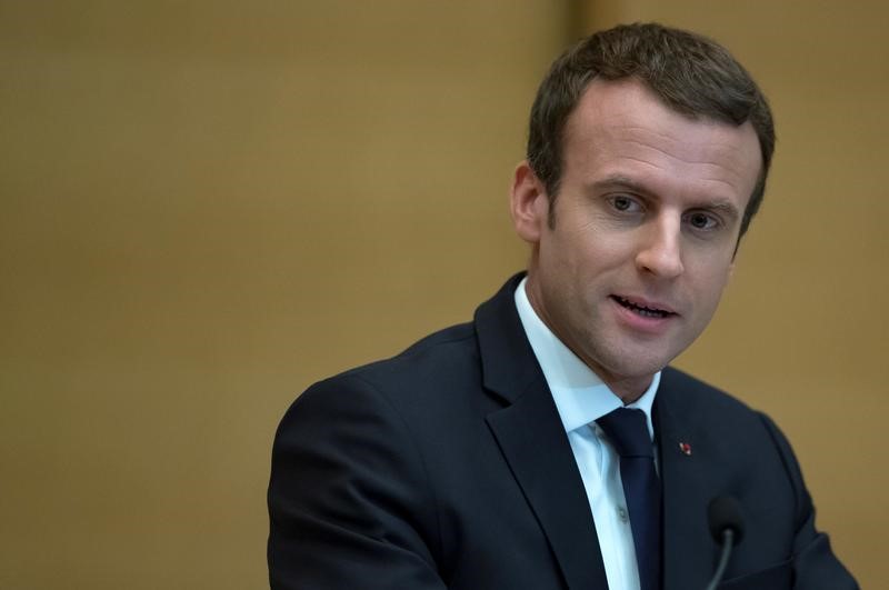 © Reuters. Macron faz discurso no Senado em Paris