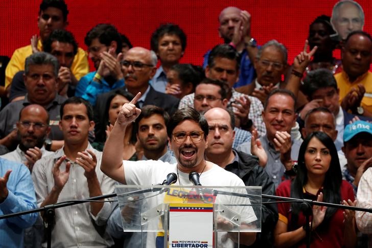 © Reuters. Oposicionista Freddy Guevara concede entrevista em Caracas