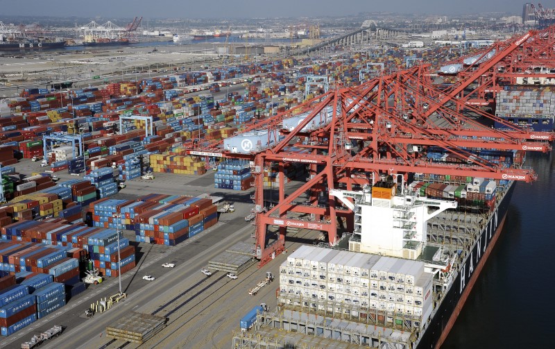 © Reuters. Cranes and containers are seen at the Ports of Los Angeles and Long Beach, California in this aerial image