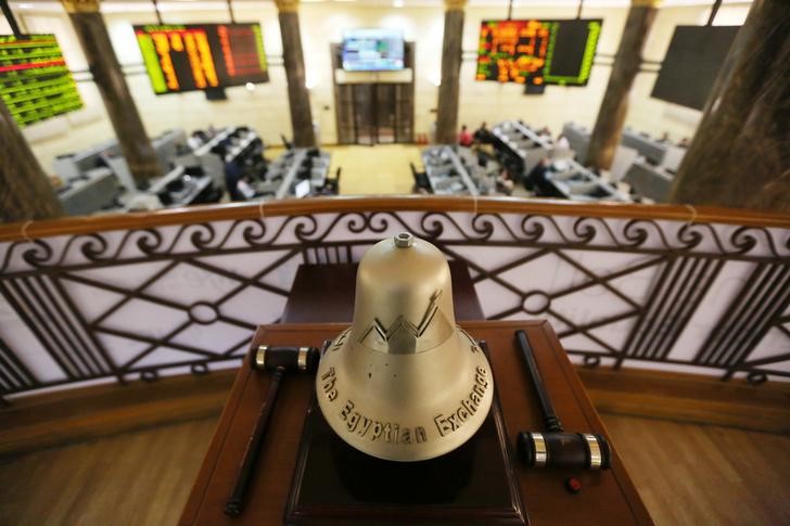 © Reuters. The Egyptian Exchange bell is seen at the stock exchange in Cairo
