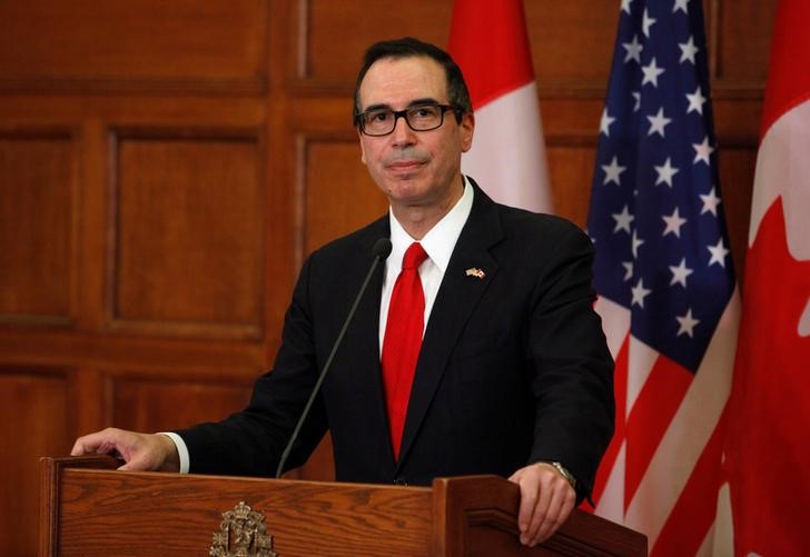 © Reuters. United States Secretary of the Treasury Mnuchin speaks at a news conference on Parliament Hill in Ottawa