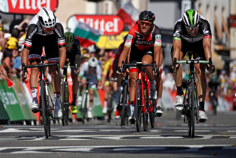 © Reuters. Cycling - The 104th Tour de France cycling race