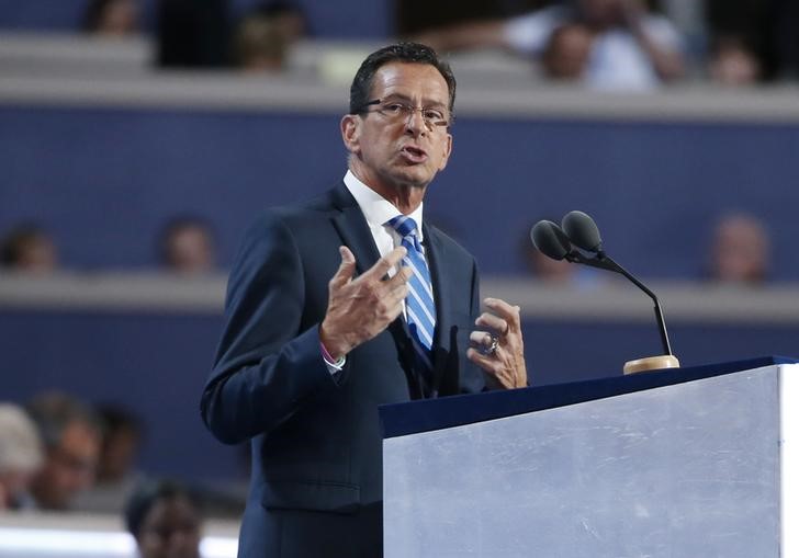 © Reuters. Connecticut Governor Dannel Malloy speaks at the Democratic National Convention in Philadelphia, Pennsylvania