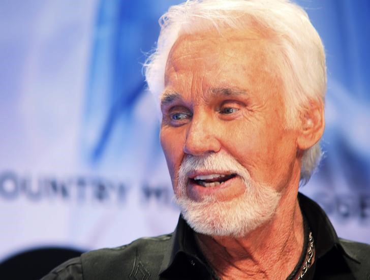 © Reuters. Kenny Rogers durante premiação em Nashville