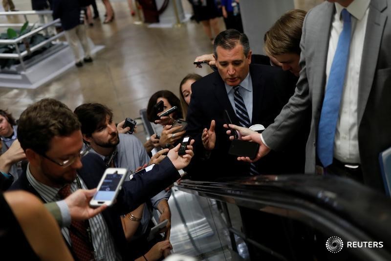 © Reuters. Senator Ted Cruz (R-TX) speaks with reporters about the withdrawn Republican health care bill on Capitol Hill in Washington