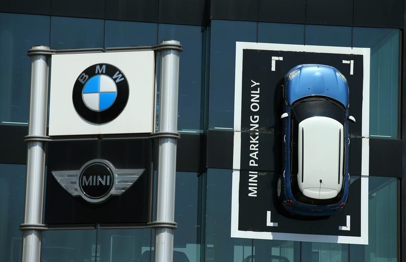 © Reuters. BMW PRÉFÈRE L'USINE D'OXFORD POUR SA MINI ÉLECTRIQUE