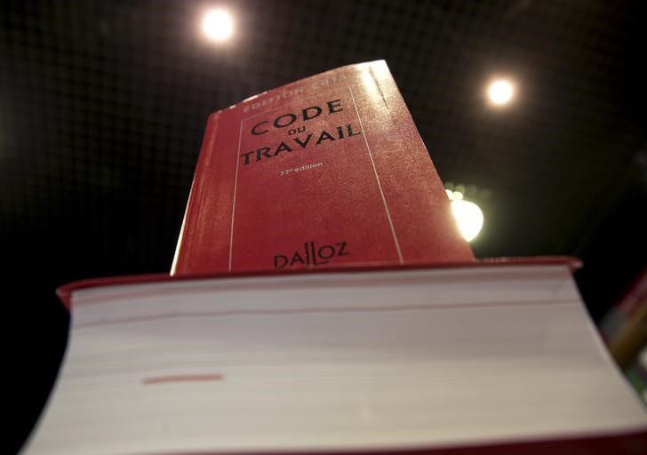 © Reuters. LE SÉNAT DURCIT LE TEXTE SUR LA RÉFORME DU CODE DU TRAVAIL