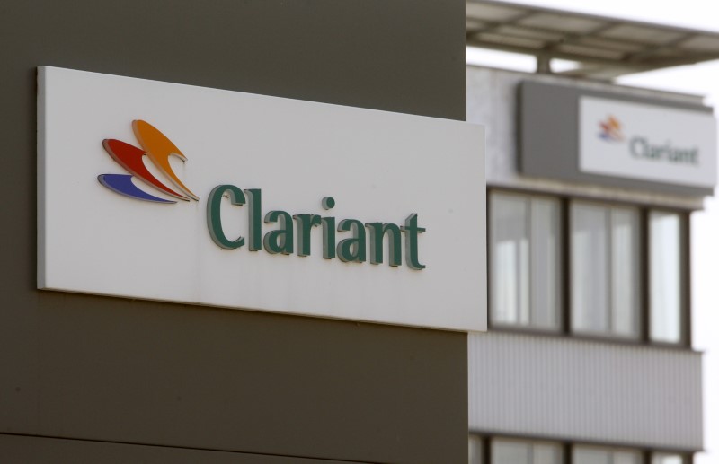 © Reuters. LA PARTICIPATION DE CORVEX ET 40 NORTH DANS CLARIANT DÉPASSE 10%