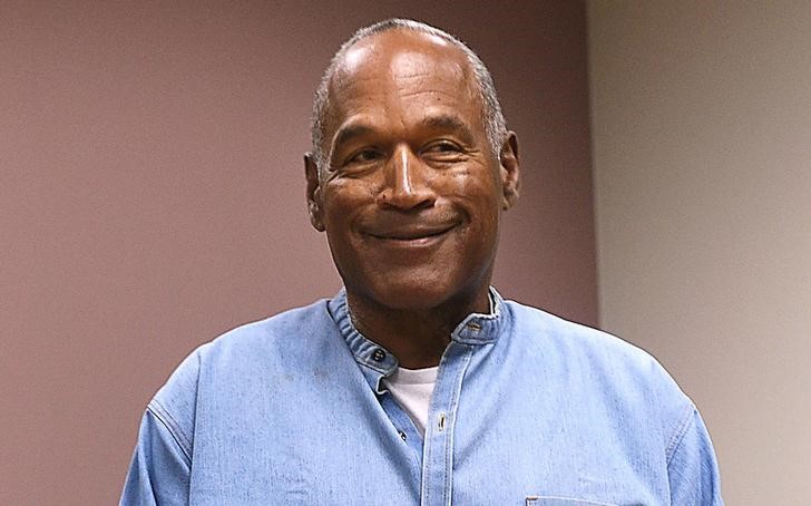 © Reuters. O.J. Simpson chega para audiência sobre condicional em Lovelock