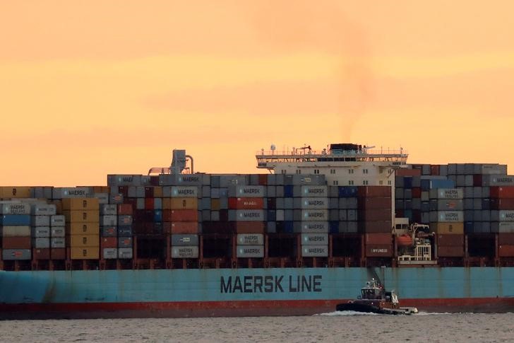 © Reuters. Navio da Maersk no pordo de Nova York