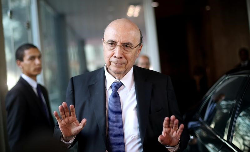 © Reuters. Meirelles, deixa Ministério da Fazenda em Brasília