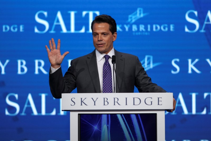 © Reuters. Anthony Scaramucci, Founder and Co-Managing Partner at SkyBridge Capital, speaks during the opening remarks during the SALT conference in Las Vegas