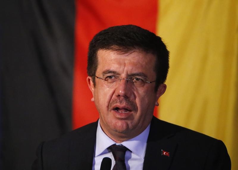 © Reuters. Turkey's Economy Minister Zeybekci makes a speech in Cologne