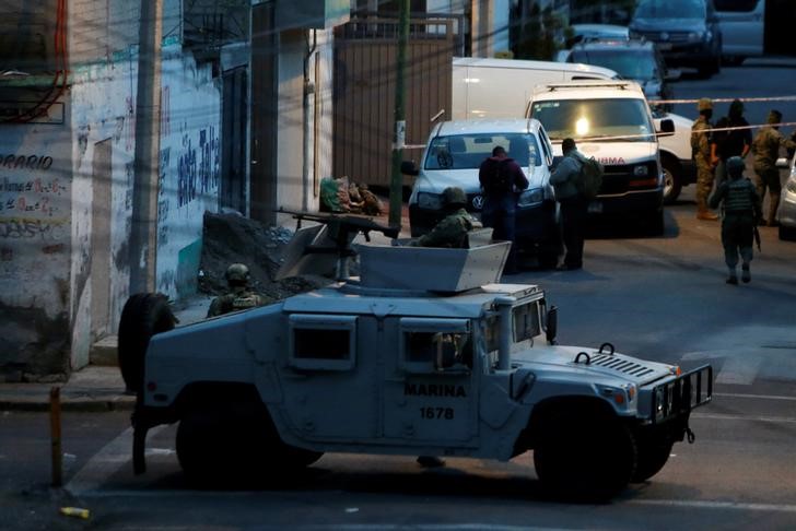© Reuters. مشاة البحرية بالمكسيك يقتلون 8 يشتبه بأنهم أفراد عصابات بالعاصمة