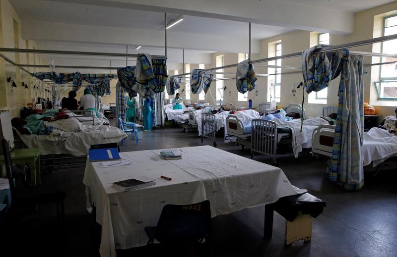 © Reuters. منظمة الصحة العالمية: تفشي الكوليرا في كينيا مصدر كبير للخطر