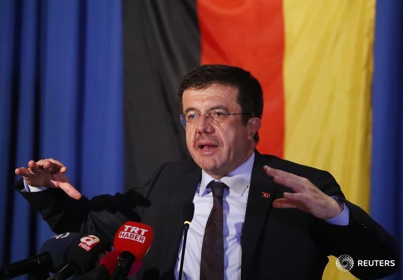 © Reuters. Turkey's Economy Minister Zeybekci makes a speech in Cologne