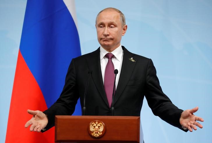 © Reuters. Владимир Путин на пресс-конференции