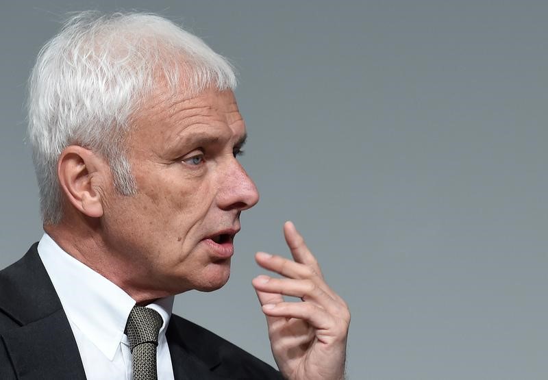 © Reuters. Volkswagen CEO Matthias Mueller attends the annual shareholder meeting in Hanover