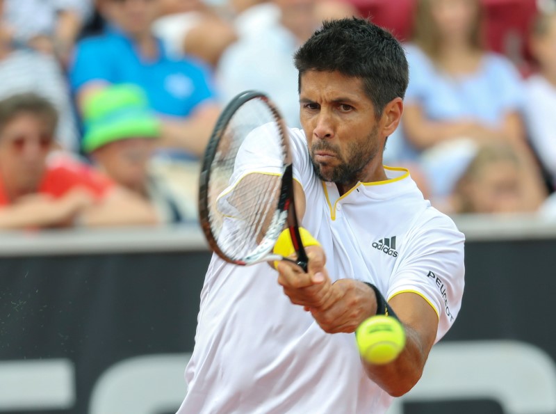 © Reuters. Fernando Verdasco of Spain in action in the semifinal match against David Ferrer, also of Spain, during the ATP tennis tournament  Swedish Open in Bastad