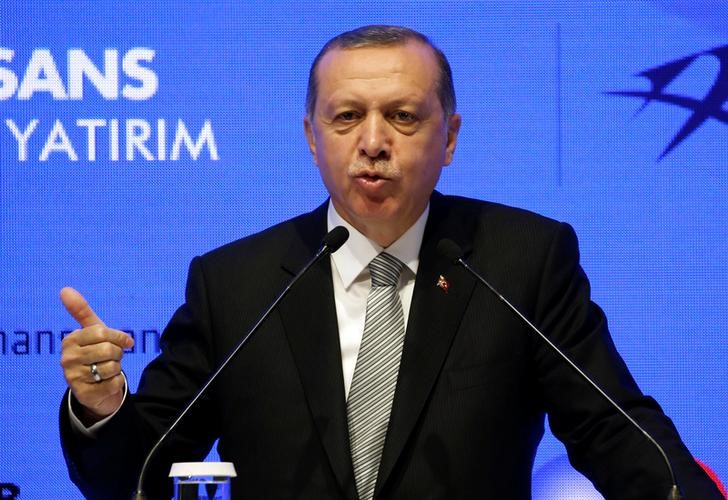 © Reuters. اردوغان يبدأ جولة خليجية الأحد دون مجال للمناورة في الأزمة بسبب دعمه لقطر