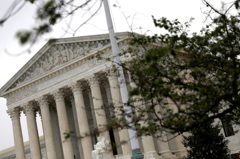 © Reuters. FILE PHOTO: The Supreme Court is seen ahead of the Senate voting to confirm Judge Neil Gorsuch as an Associate Justice