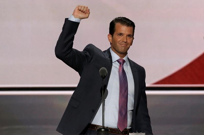 © Reuters. Donald Trump Jr. thrusts fist after speaking at the 2016 Republican National Convention in Cleveland