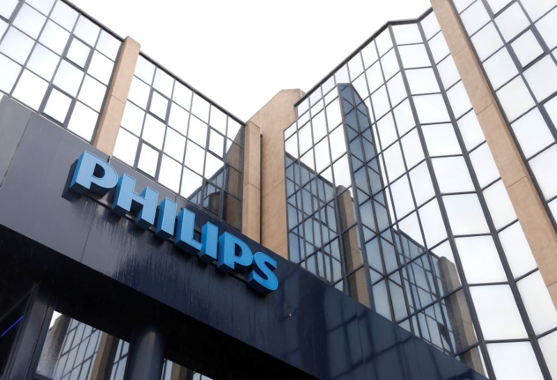 © Reuters. FILE PHOTO: The logo of Philips is seen at the company's entrance in Brussels